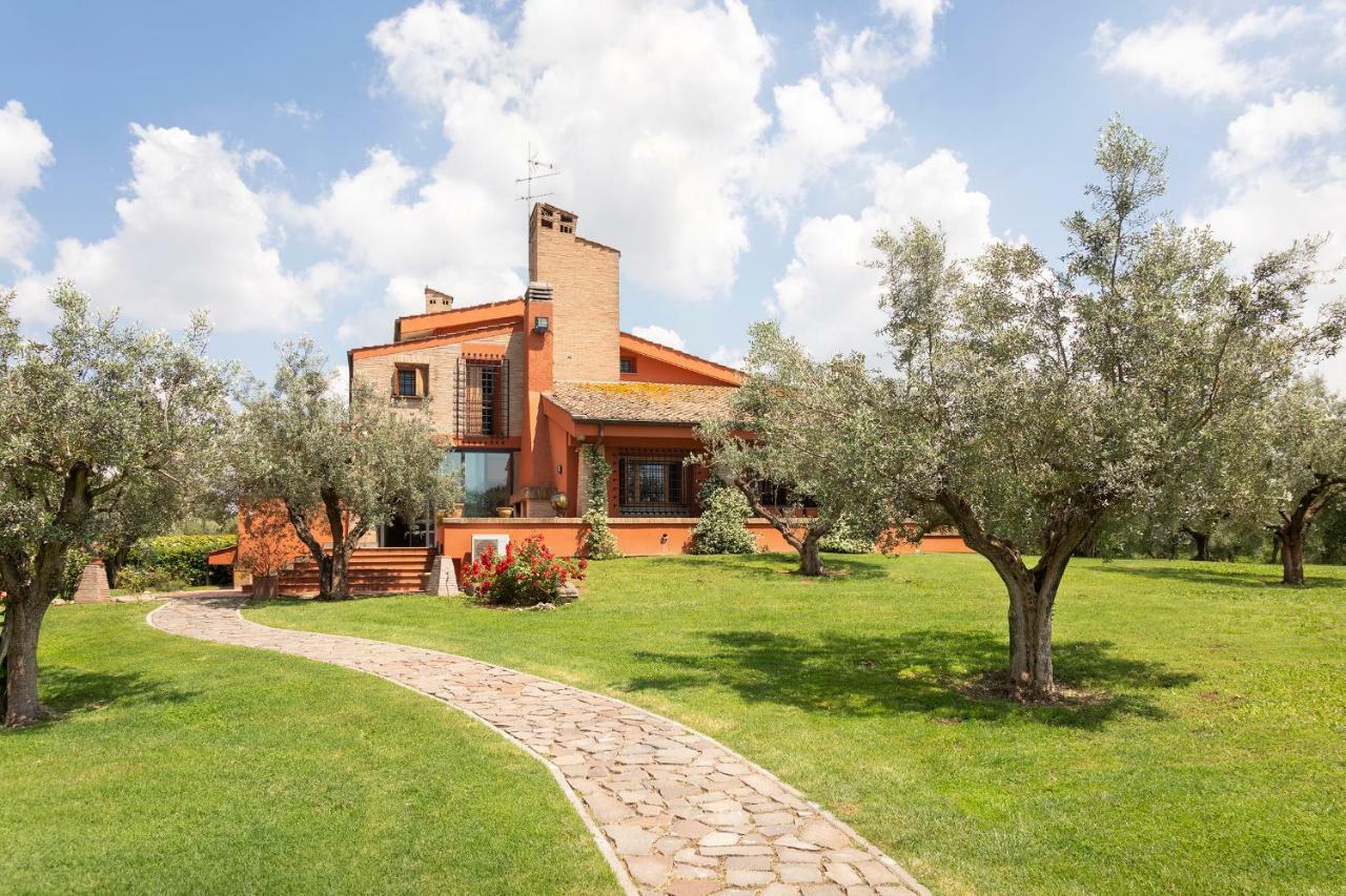 Villa In Via Della Marcigliana Casale Torre San Giovanni エクステリア 写真