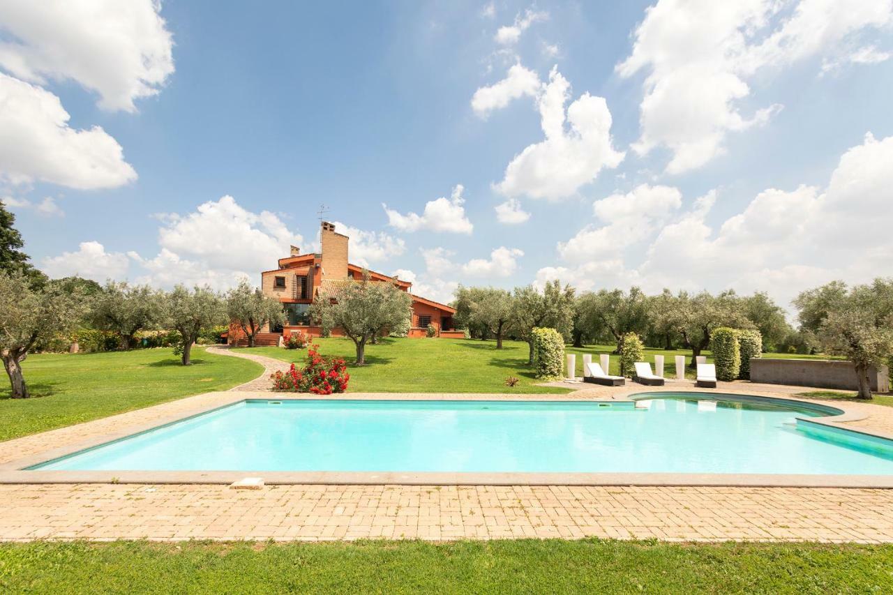 Villa In Via Della Marcigliana Casale Torre San Giovanni エクステリア 写真