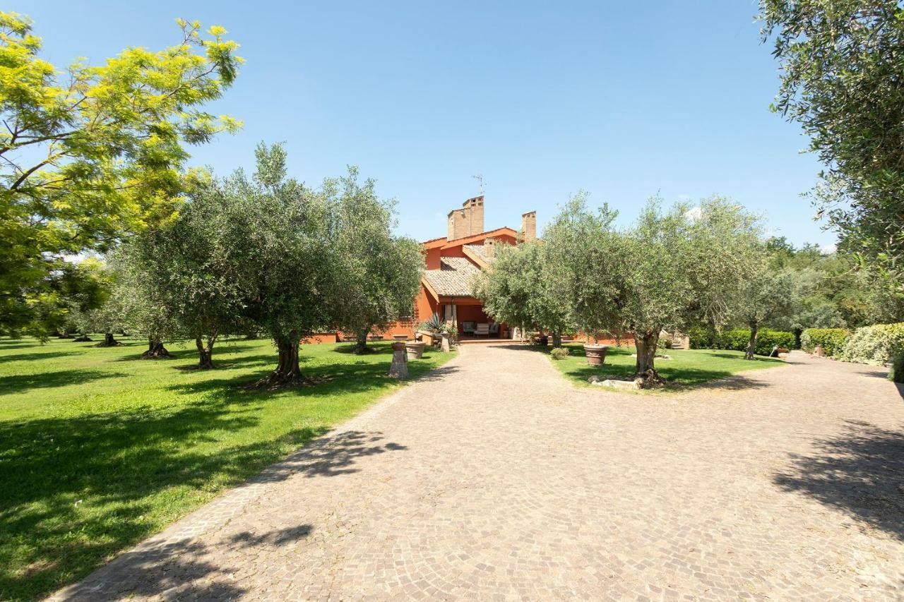 Villa In Via Della Marcigliana Casale Torre San Giovanni エクステリア 写真