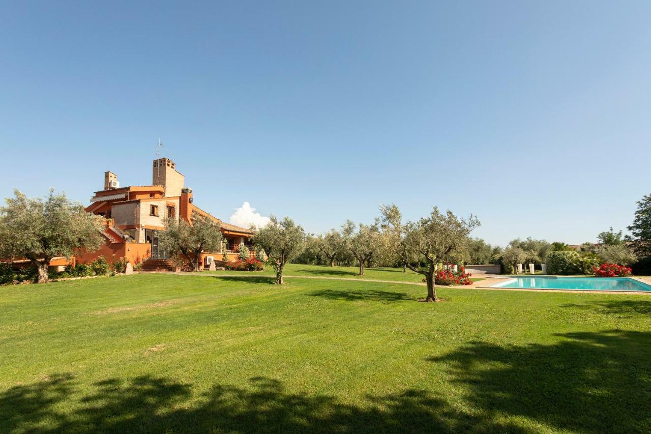 Villa In Via Della Marcigliana Casale Torre San Giovanni エクステリア 写真