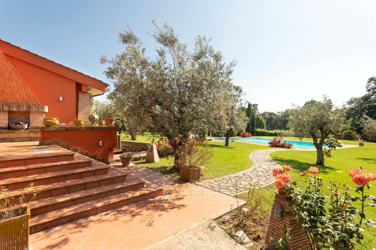 Villa In Via Della Marcigliana Casale Torre San Giovanni エクステリア 写真