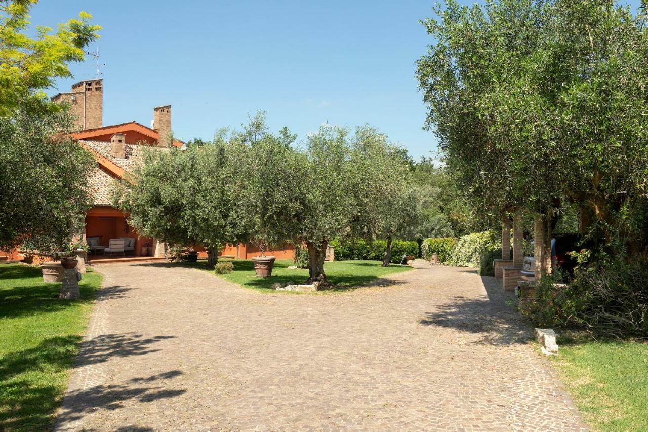 Villa In Via Della Marcigliana Casale Torre San Giovanni エクステリア 写真