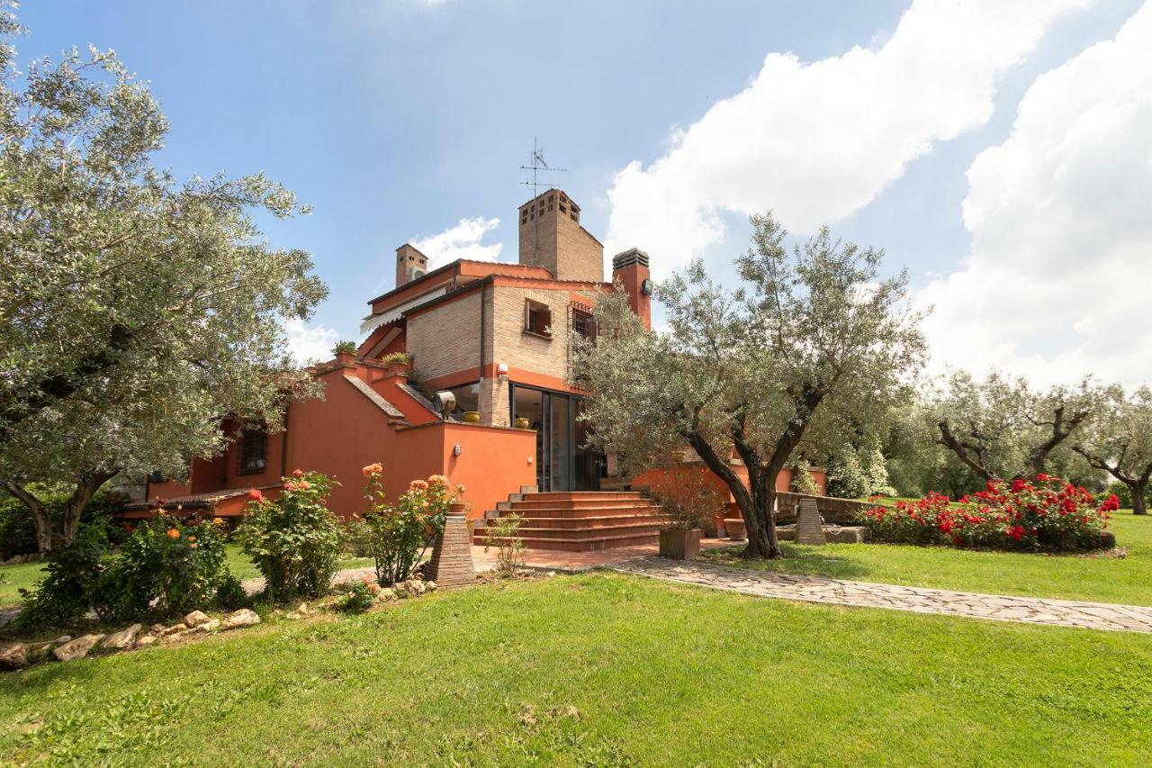 Villa In Via Della Marcigliana Casale Torre San Giovanni エクステリア 写真